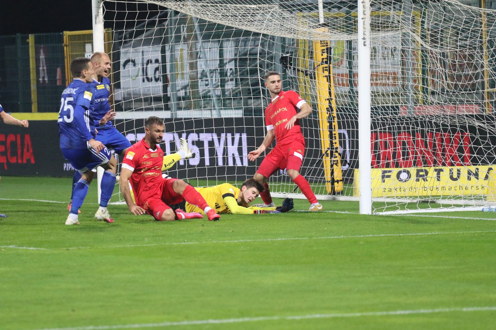 Szczęśliwy remis piłkarzy Miedzi Legnica z Widzewem Łódź