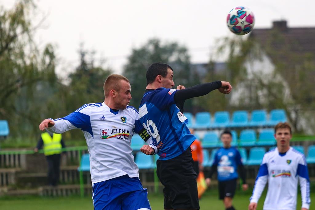 Mewa nie zatrzymała lidera. Zwycięstwo Karkonoszy Jelenia Góra