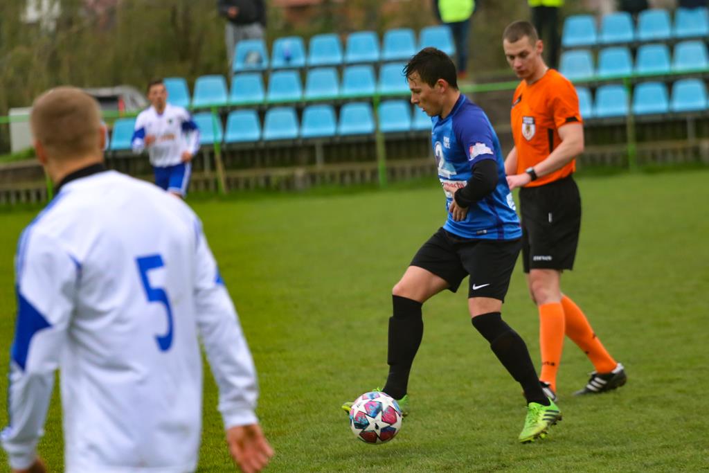 Mewa nie zatrzymała lidera. Zwycięstwo Karkonoszy Jelenia Góra