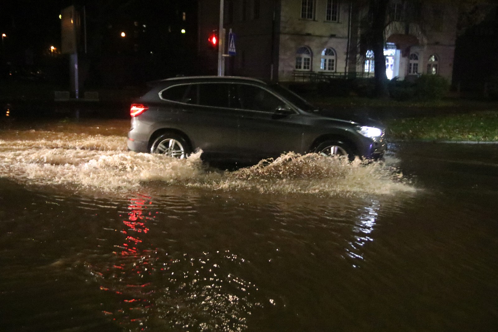 Potężna awaria magistrali wodnej. Nie ma wody w całej Legnicy