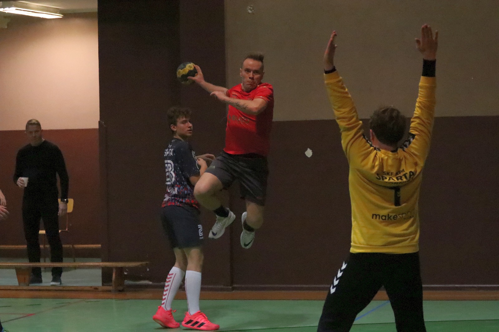 Dziewiątka Legnica pokonuje we własnej hali Spartę Oborniki