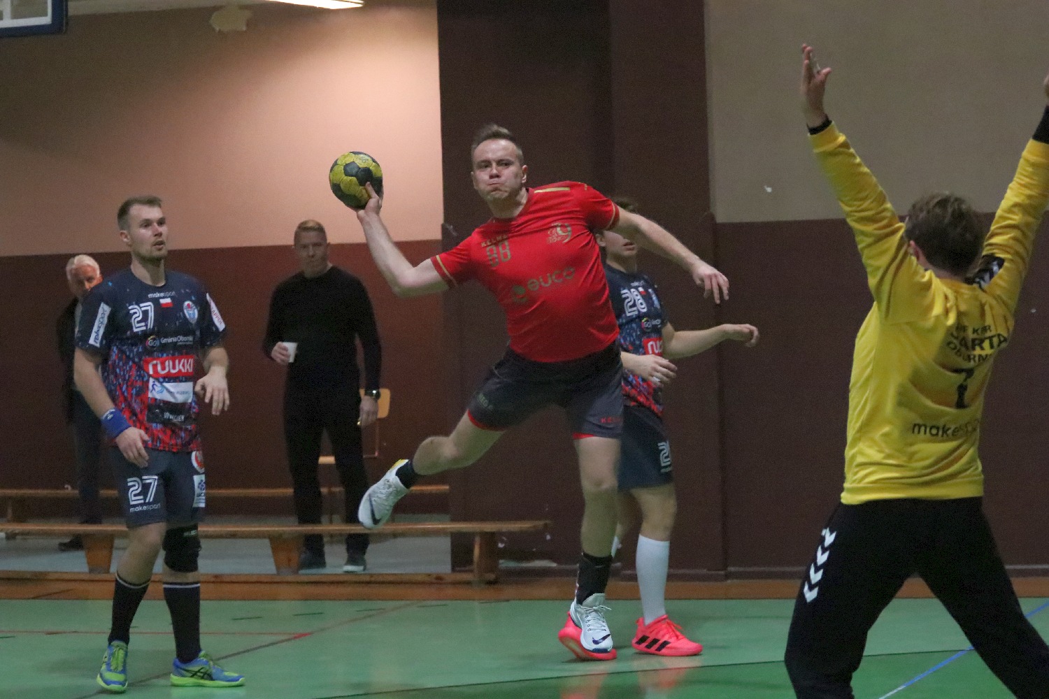 Dziewiątka Legnica pokonuje we własnej hali Spartę Oborniki