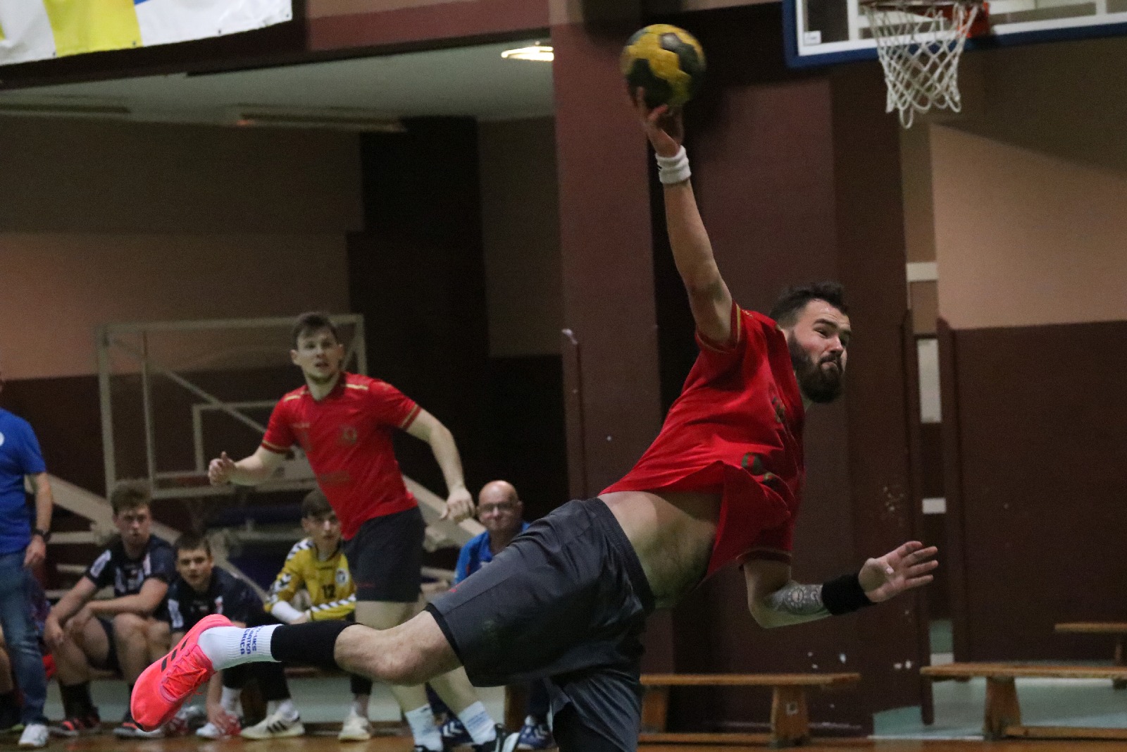 Dziewiątka Legnica pokonuje we własnej hali Spartę Oborniki