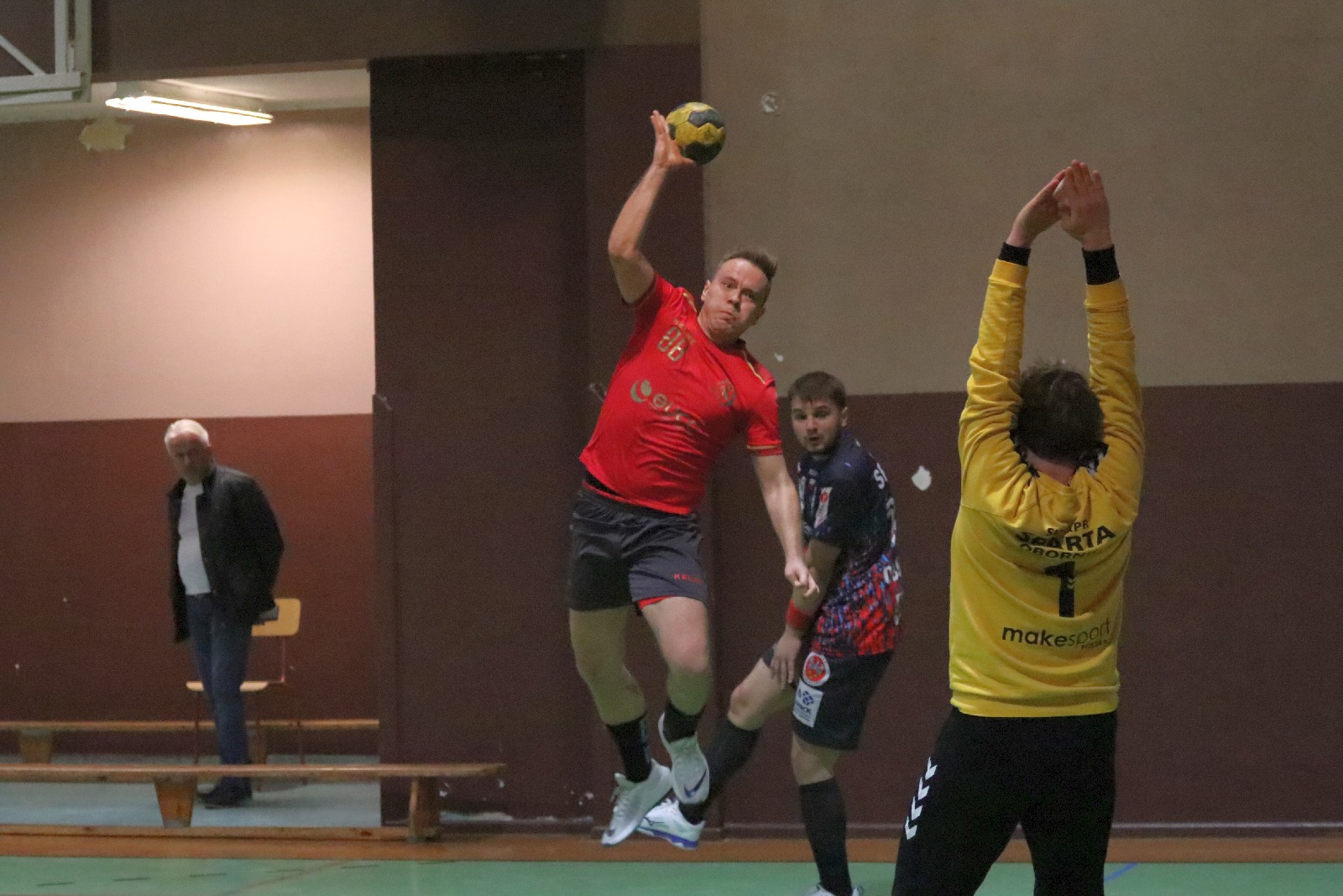 Dziewiątka Legnica pokonuje we własnej hali Spartę Oborniki