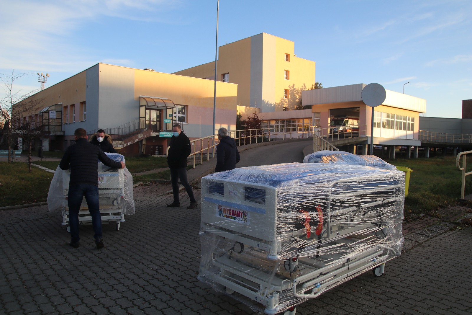 Legnicki szpital dostał łóżka od fundacji Jurka Owsiaka
