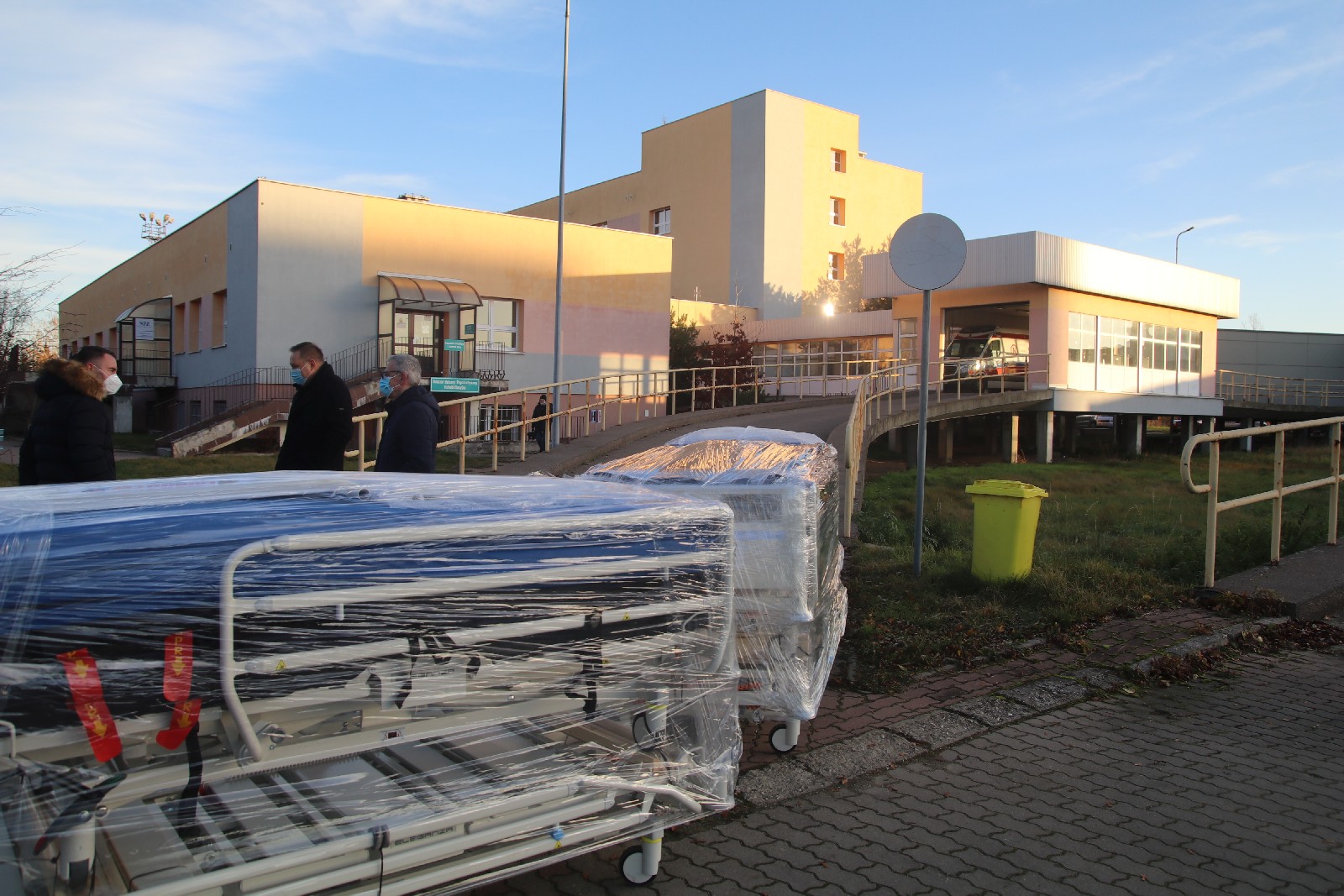 Legnicki szpital dostał łóżka od fundacji Jurka Owsiaka