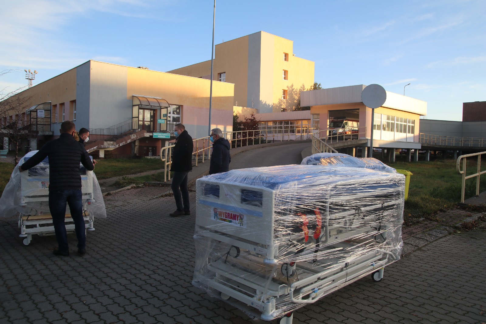 Legnicki szpital dostał łóżka od fundacji Jurka Owsiaka