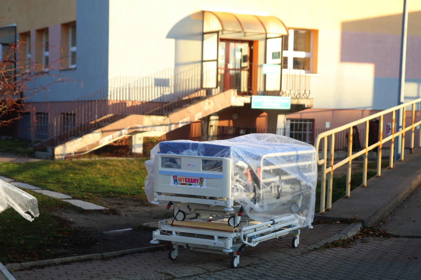 Legnicki szpital dostał łóżka od fundacji Jurka Owsiaka