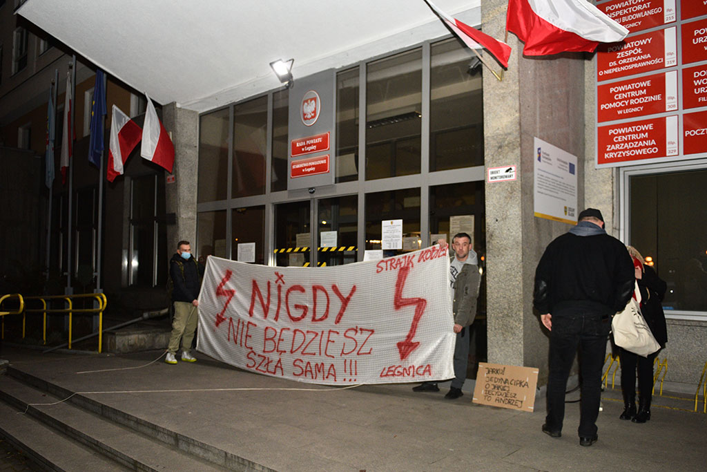Coraz mniej osób uczestniczy w legnickich protestach