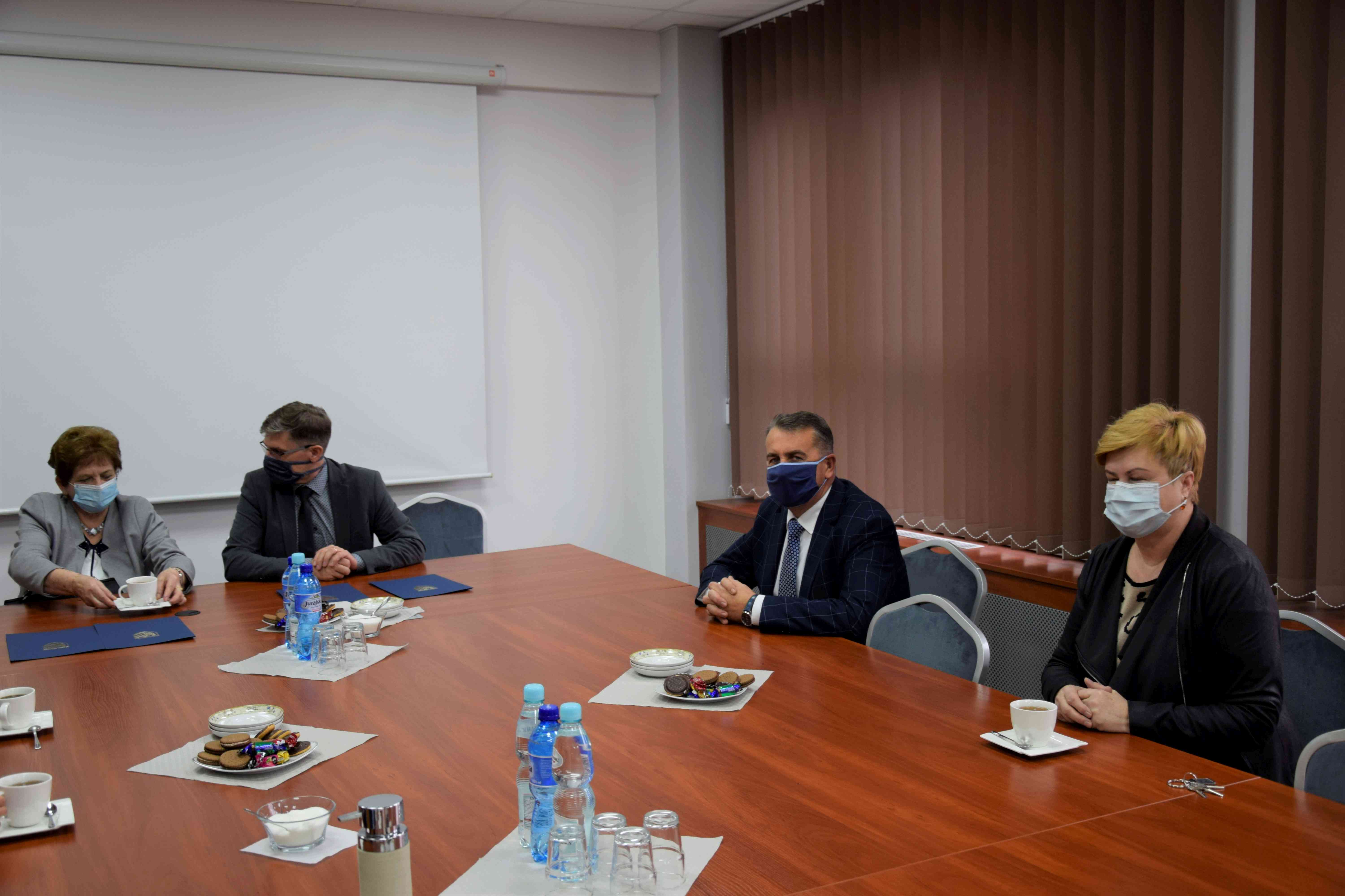 Władze starostwa pogratulowały sukcesu chojnowskiej akrobatce