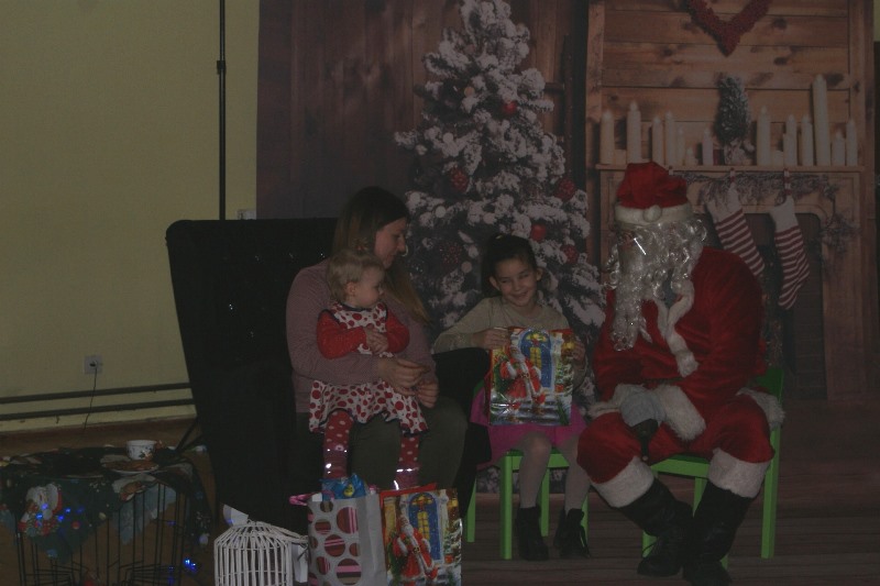 Mikołaj gości w gminie Kunice ku uciesze najmłodszych cz2