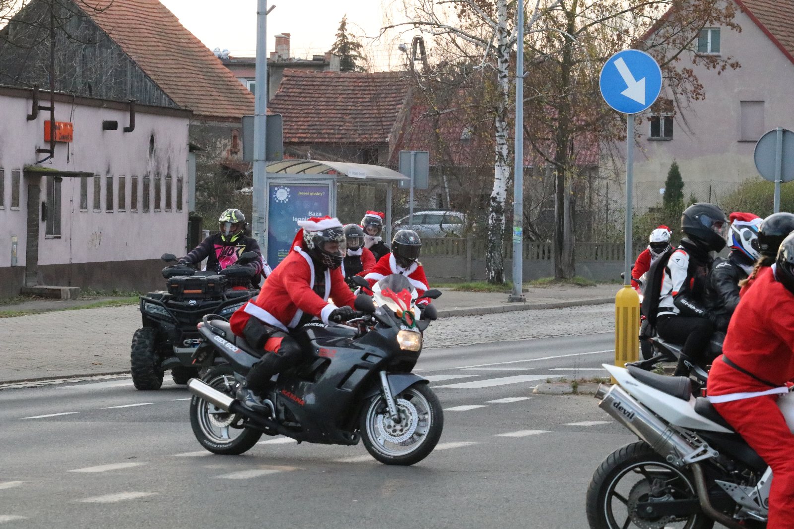 Mikołaje na motocyklach przyjechali do Domu Dziecka