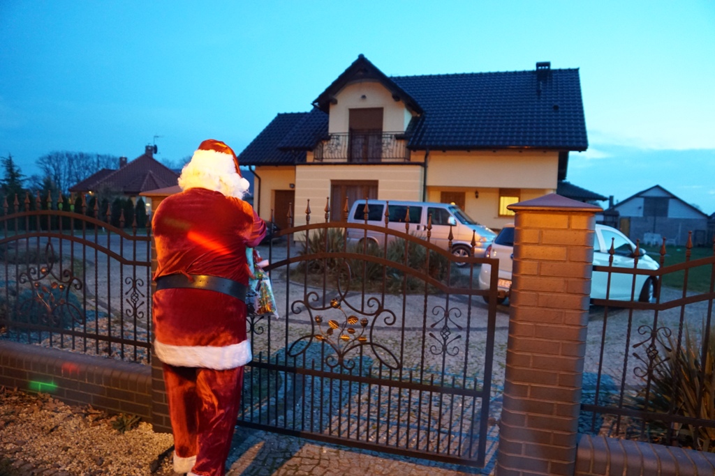 Mikołaj gości w gminie Kunice ku uciesze najmłodszych cz4