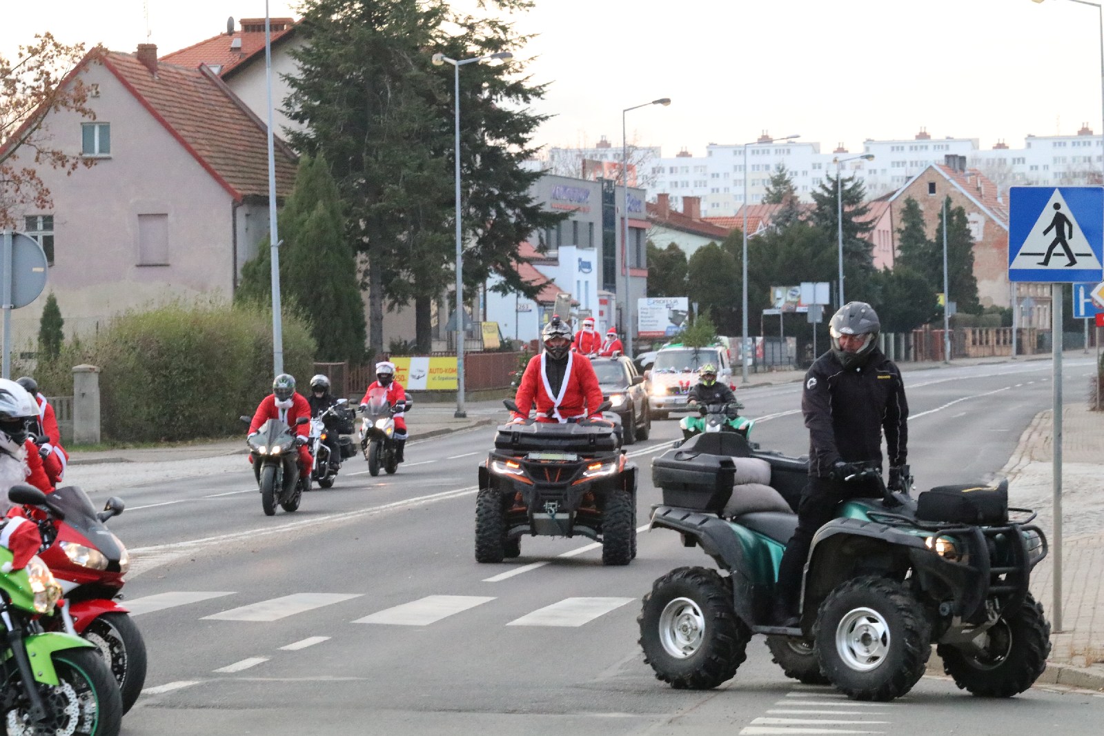 Mikołaje na motocyklach przyjechali do Domu Dziecka