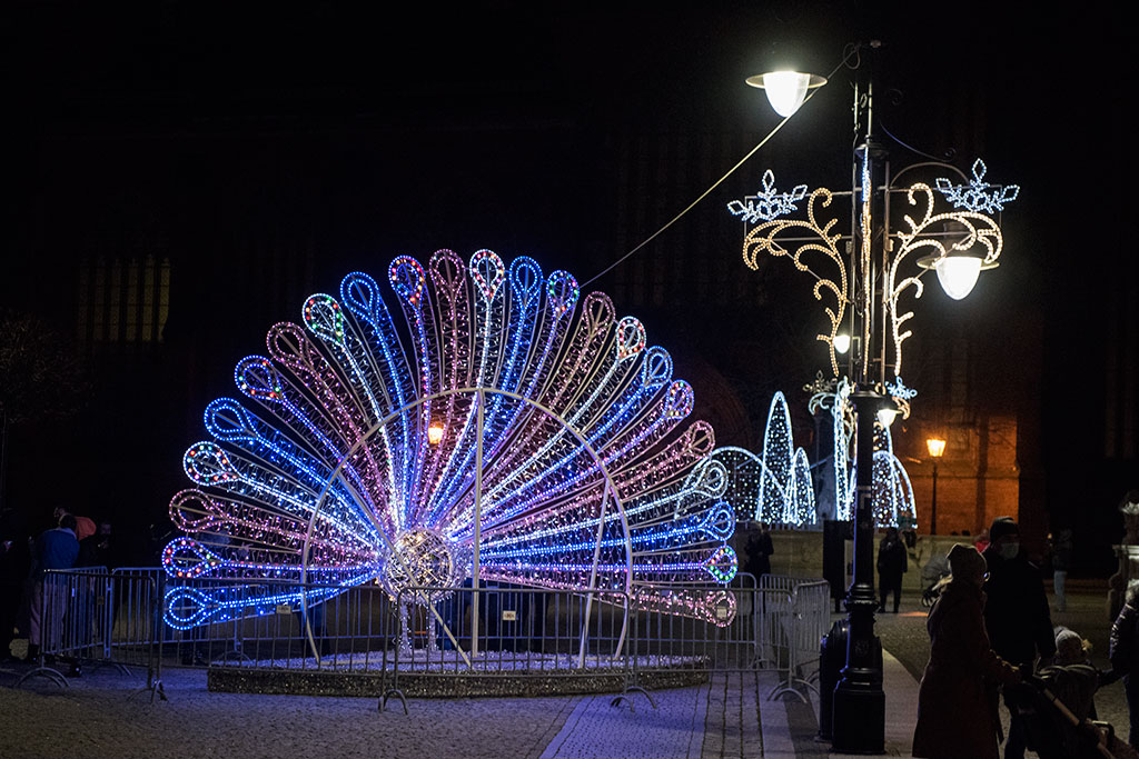 W Legnicy rozbłysły tysiące świątecznych światełek cz.2