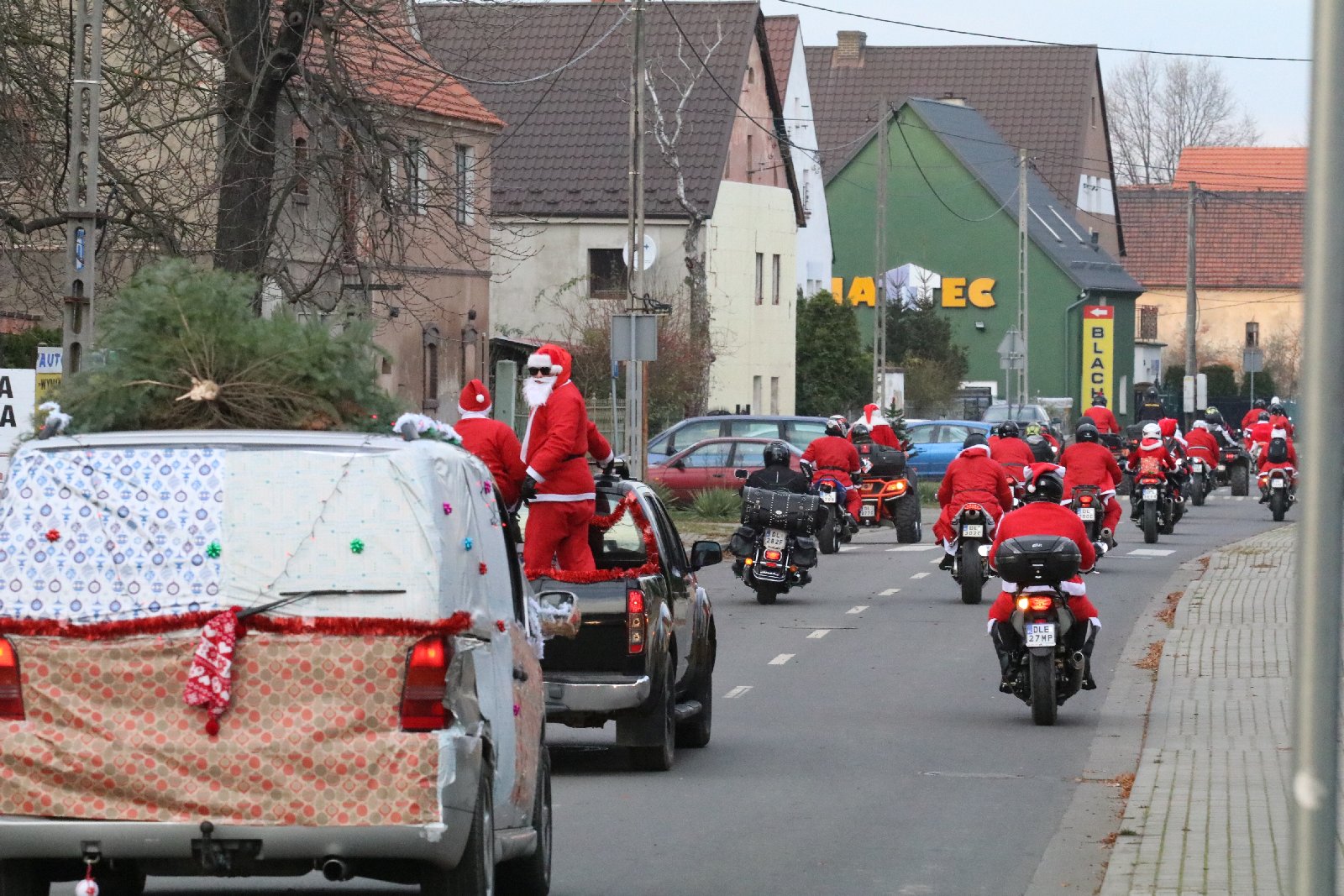 Mikołaje na motocyklach przyjechali do Domu Dziecka
