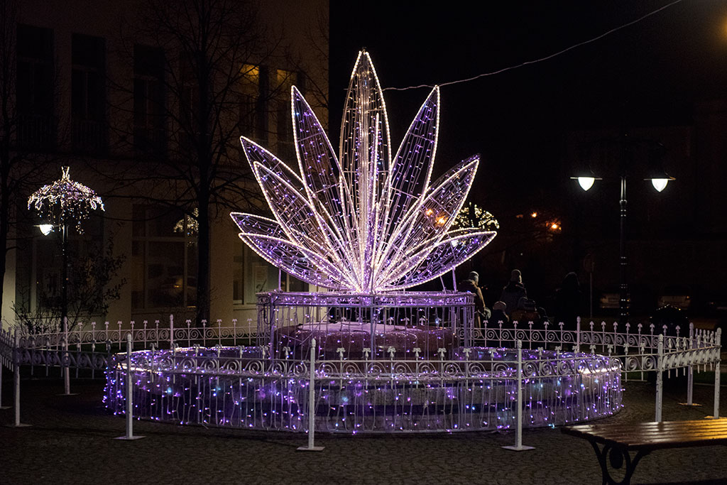 W Legnicy rozbłysły tysiące świątecznych światełek cz.2