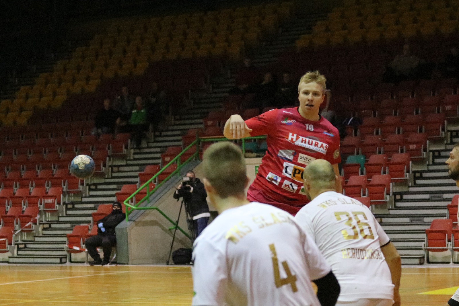 Siódemka Miedź zdemolowała Śląsk Wrocław i została liderem