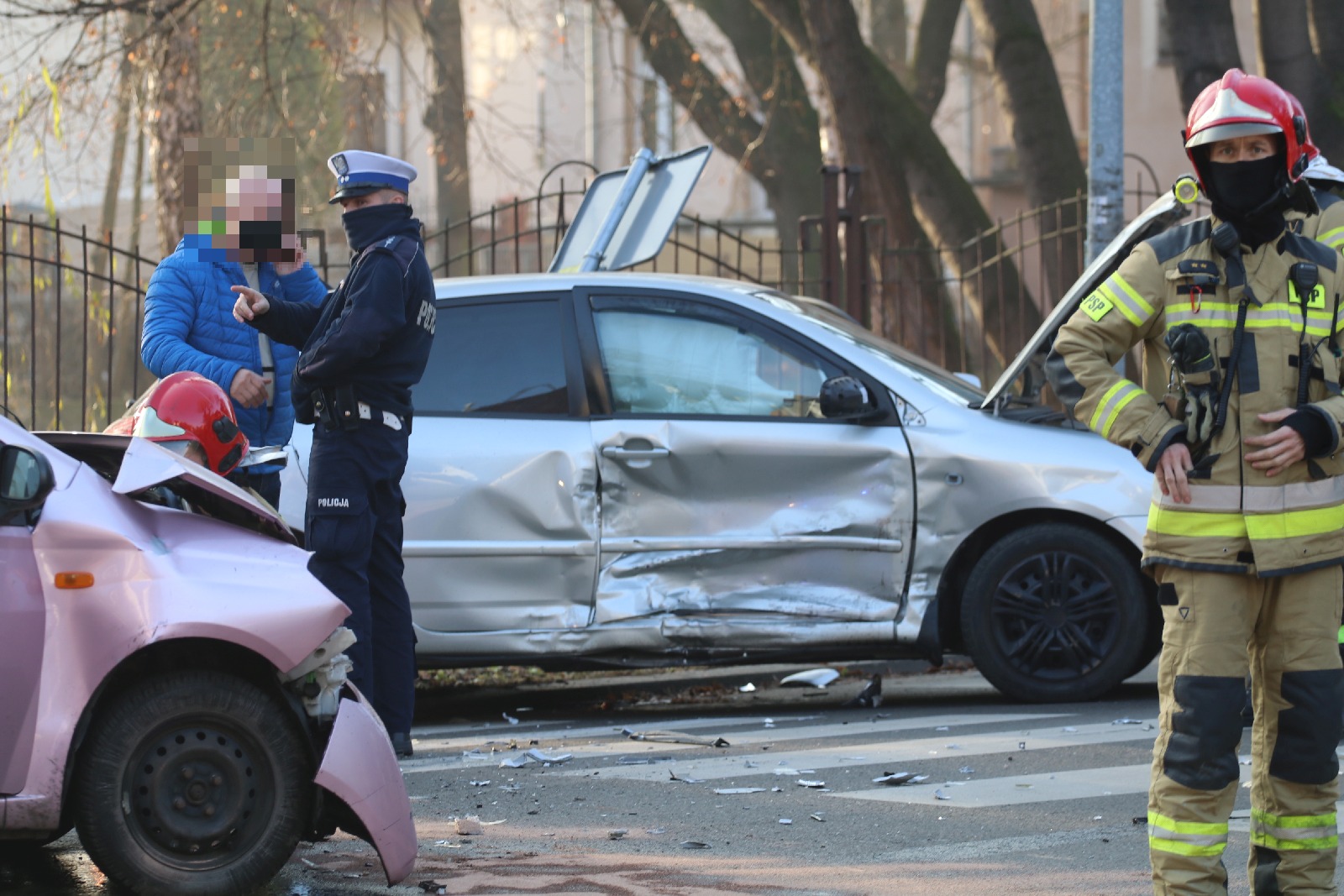 Wypadek na Rataja. Dwie osoby odwiezione do szpitala