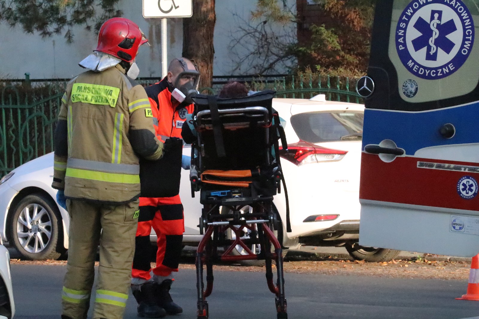 Wypadek na Rataja. Dwie osoby odwiezione do szpitala