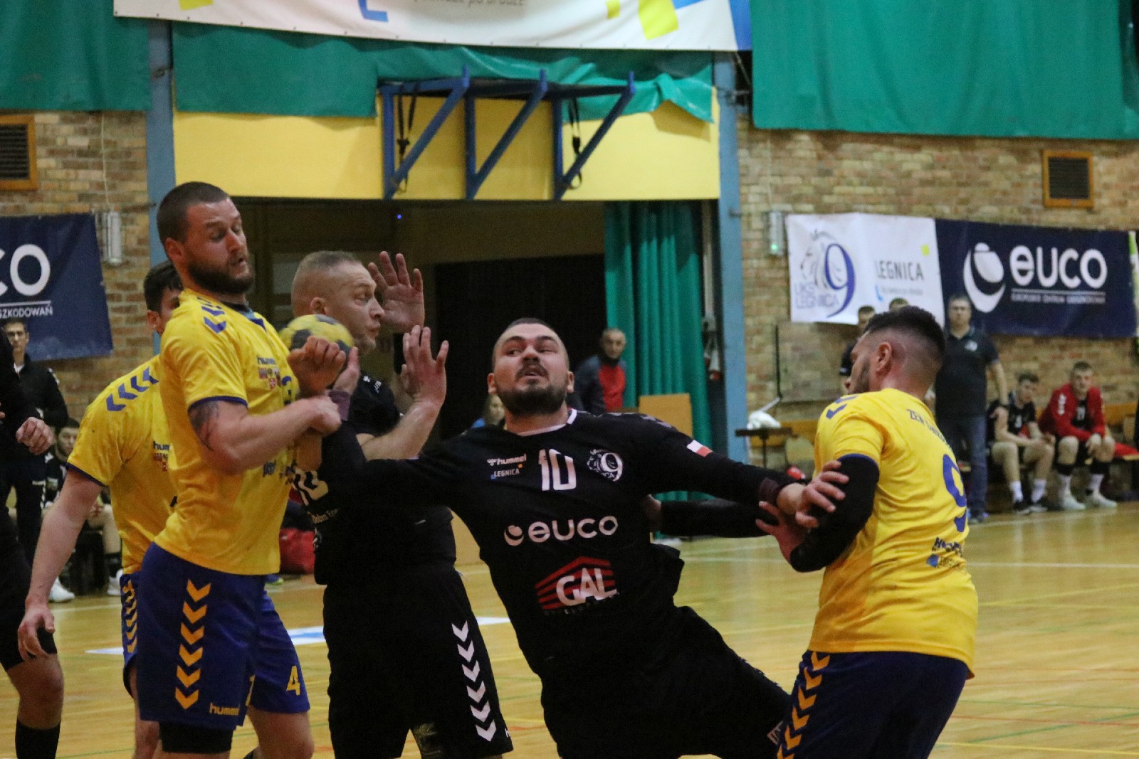 TS ZEW Świebodzin po rzutach karnych wygrał z Dziewiątką