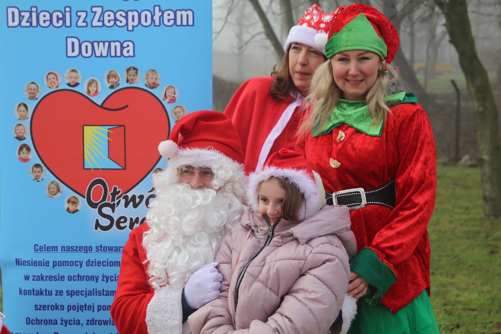 Pandemia nie przeszkodziła mu obdarować dzieci prezentami