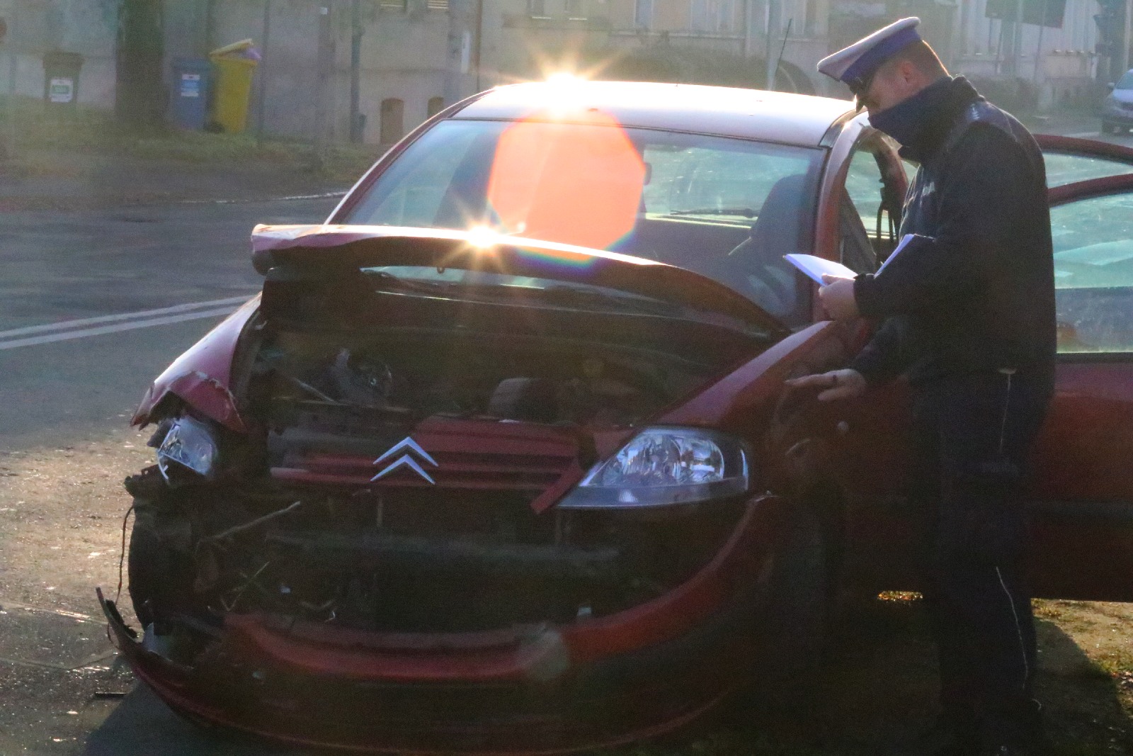 Kierujący Audi wjechał na skrzyżowanie na czerwnym świetle	