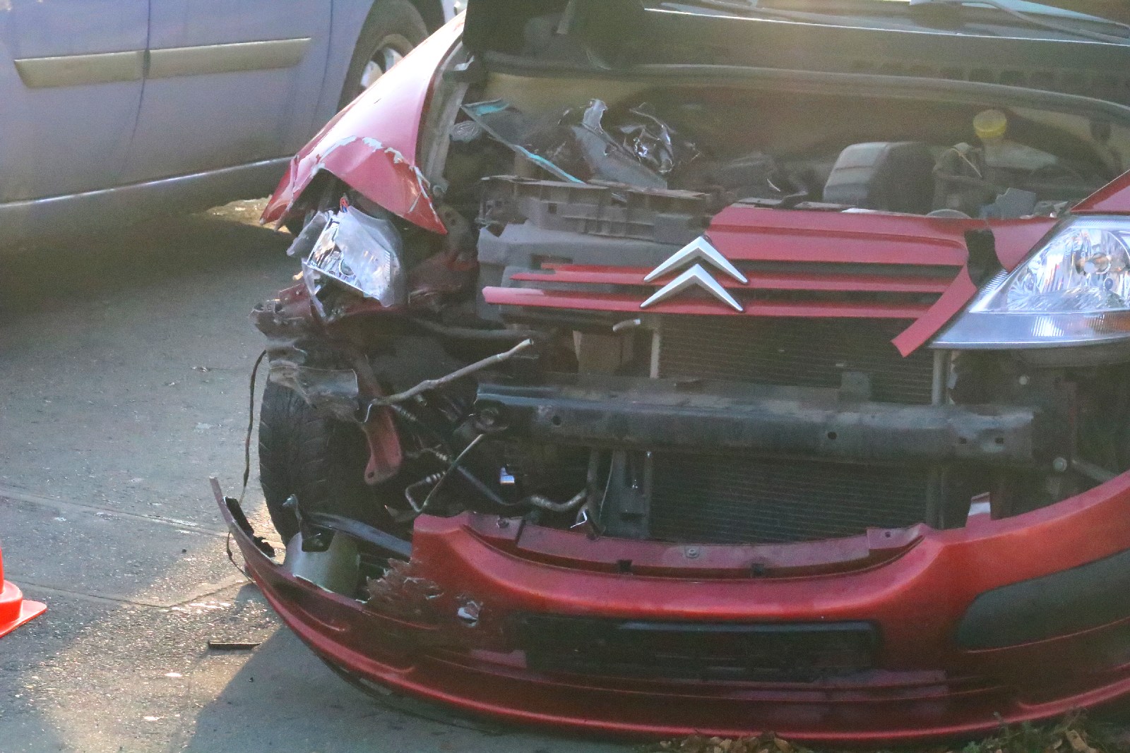 Kierujący Audi wjechał na skrzyżowanie na czerwnym świetle	