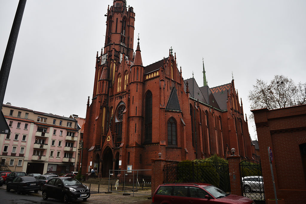 Piękne szopki bożonarodzeniowe w legnickich kościołach