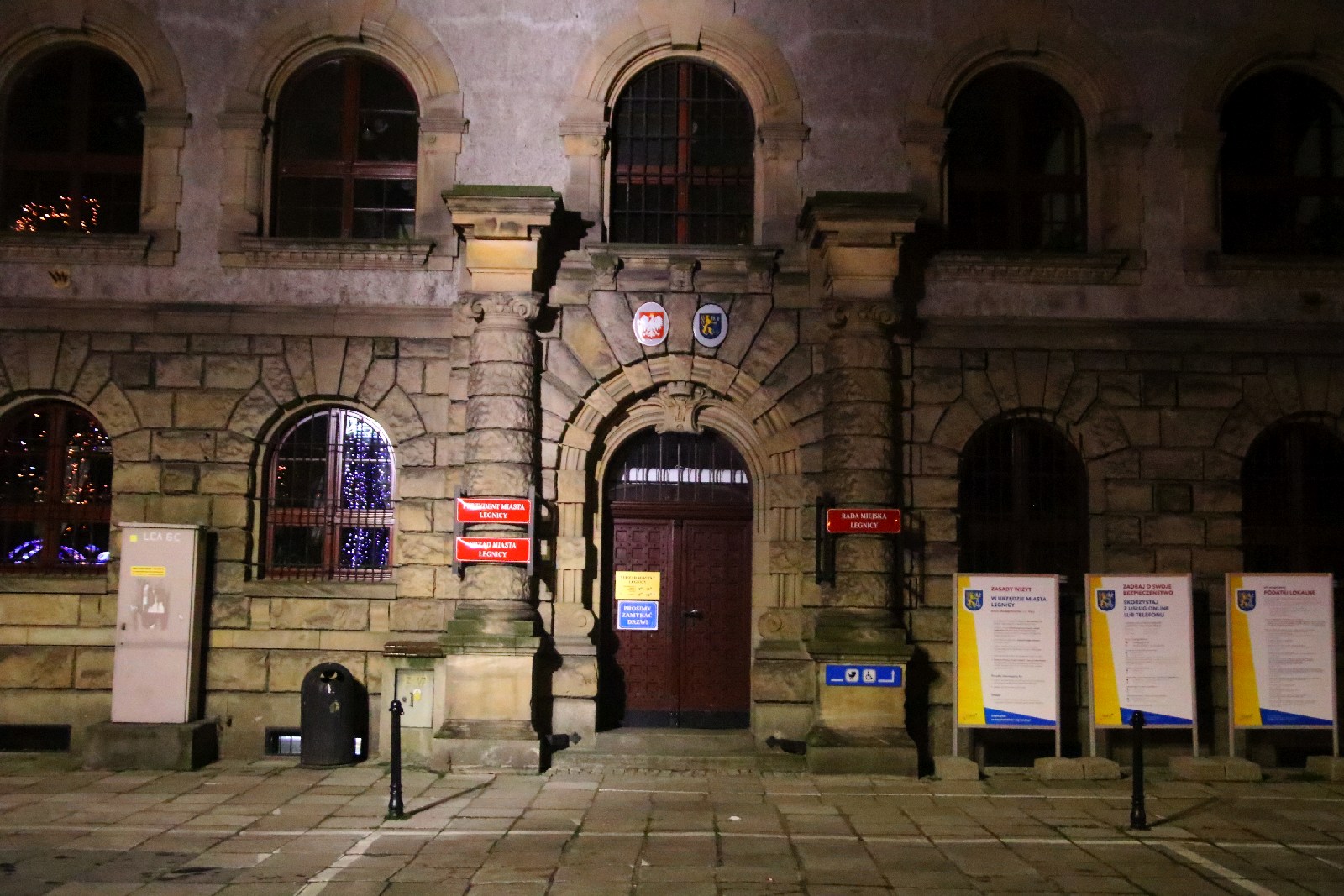 Legnica po godzinie 19 opustoszała. Pojedyncze osoby na mieście