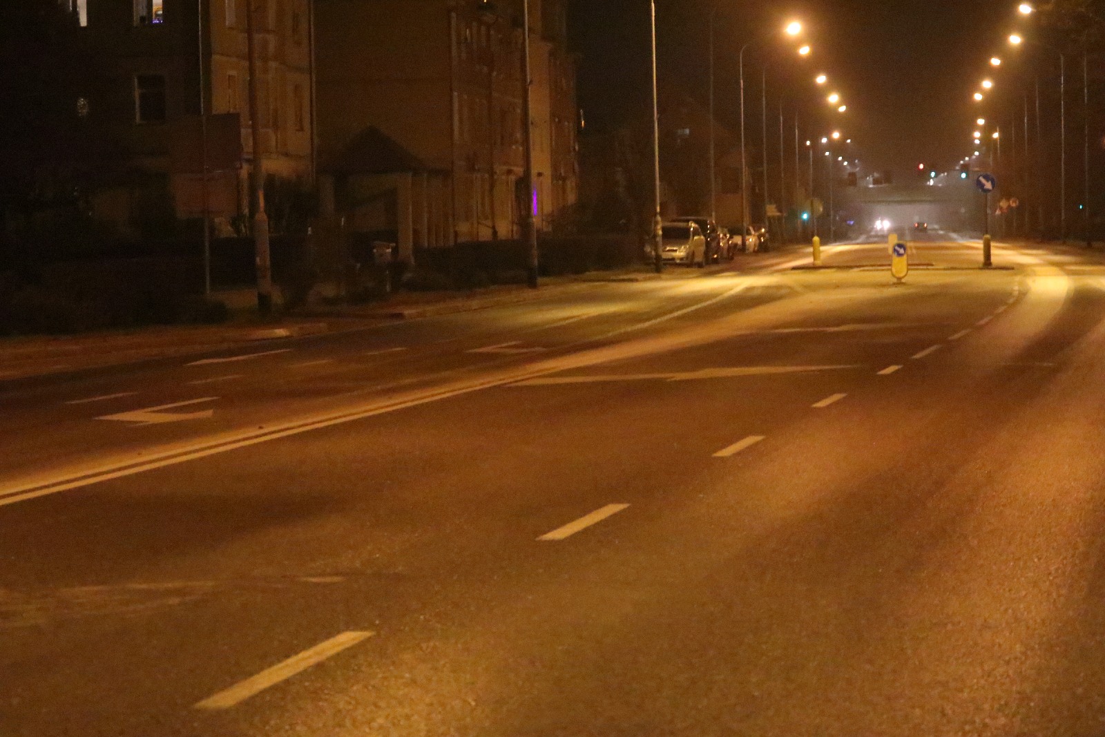 Legnica po godzinie 19 opustoszała. Pojedyncze osoby na mieście