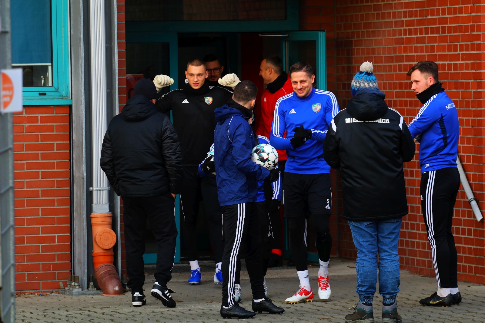 Piłkarze Miedzi Legnica wrócili do treningów