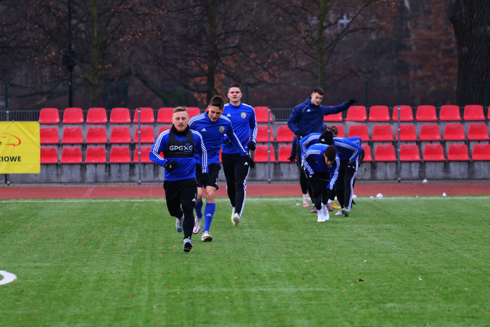 Piłkarze Miedzi Legnica wrócili do treningów