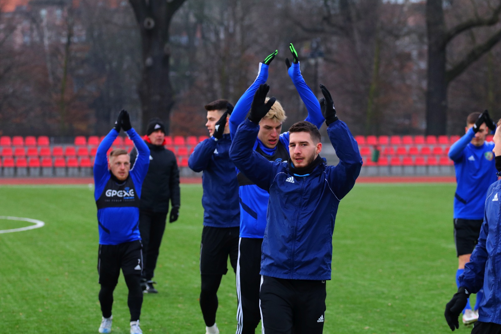 Piłkarze Miedzi Legnica wrócili do treningów