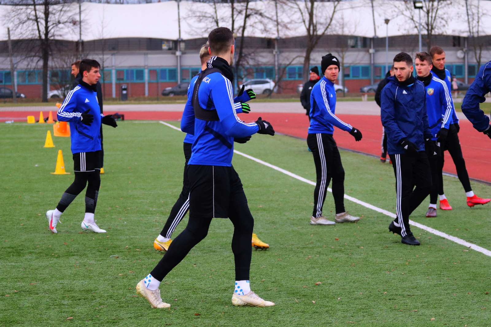 Piłkarze Miedzi Legnica wrócili do treningów