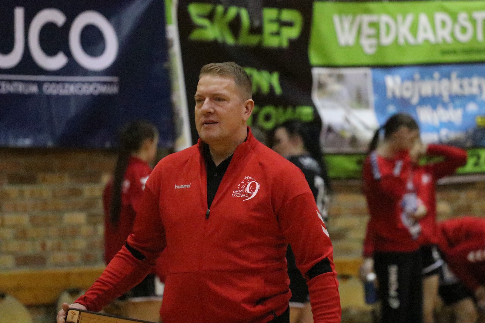 UKS Dziewiątka Legnica wygrywa we własnej hali z  Żarami