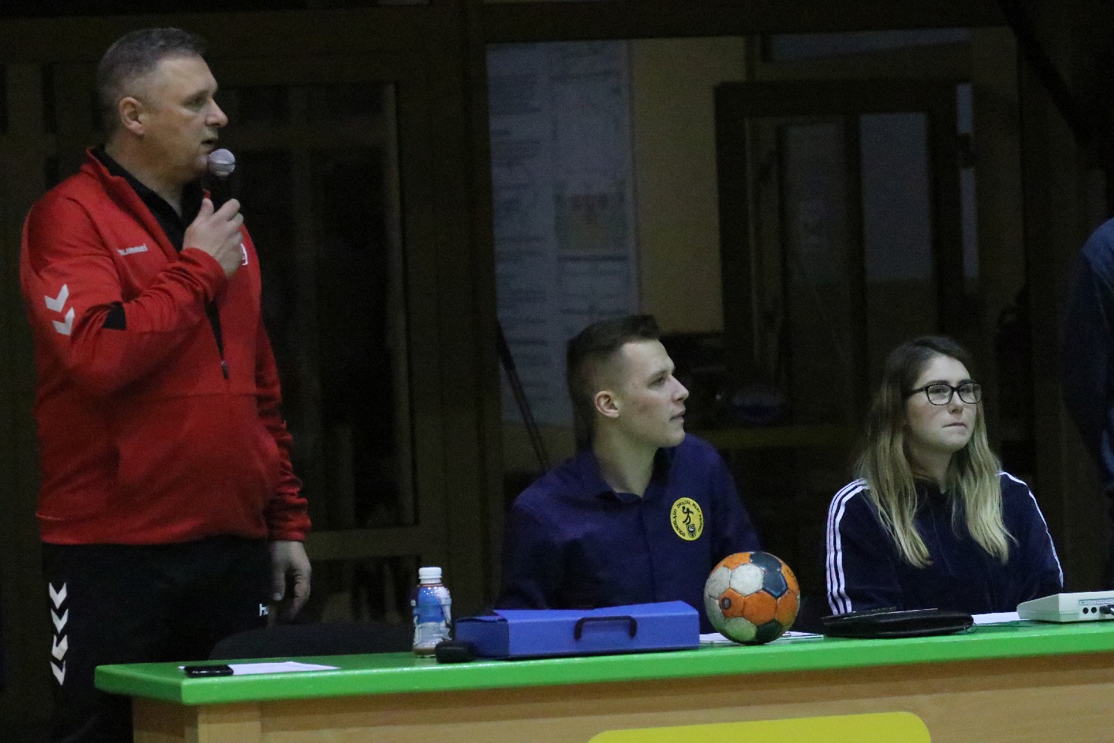 UKS Dziewiątka Legnica wygrywa we własnej hali z  Żarami