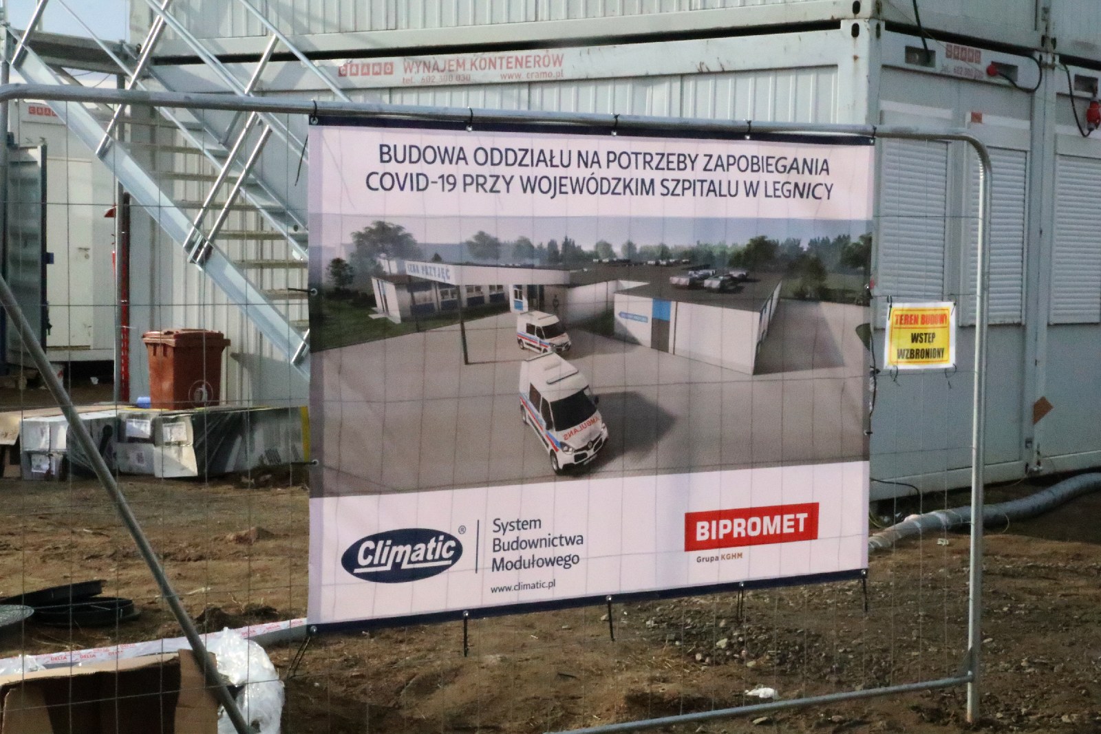 Covidowy szpital modułowy powstaje w Legnicy