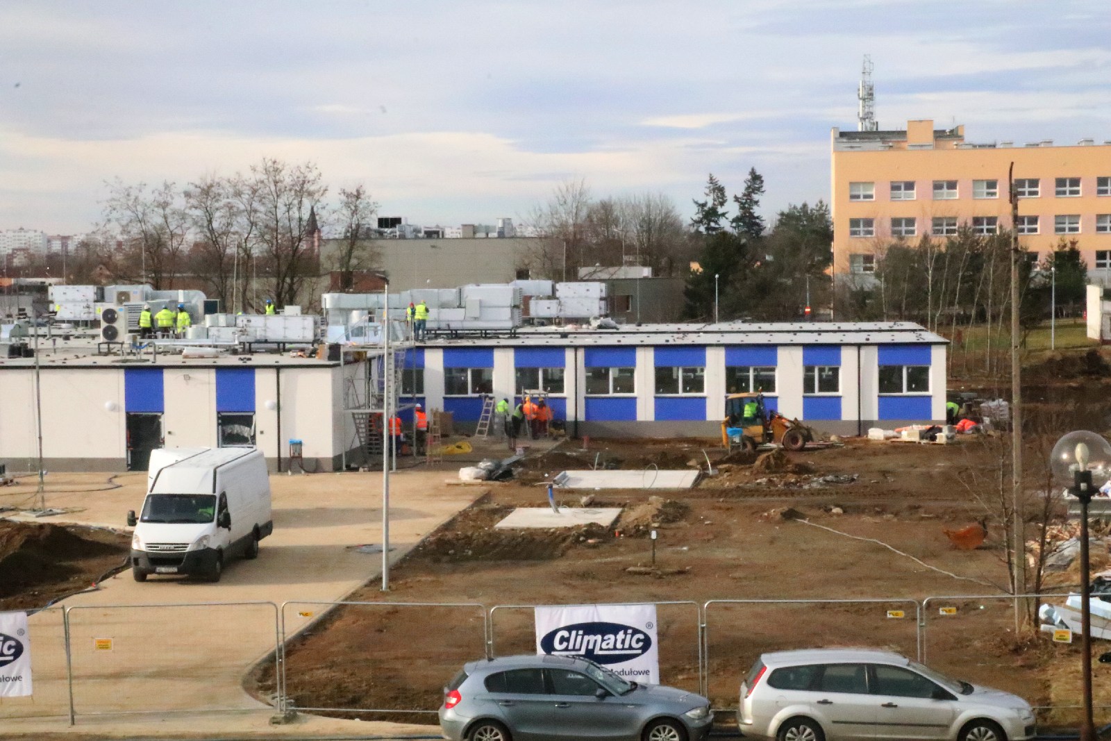 Covidowy szpital modułowy powstaje w Legnicy