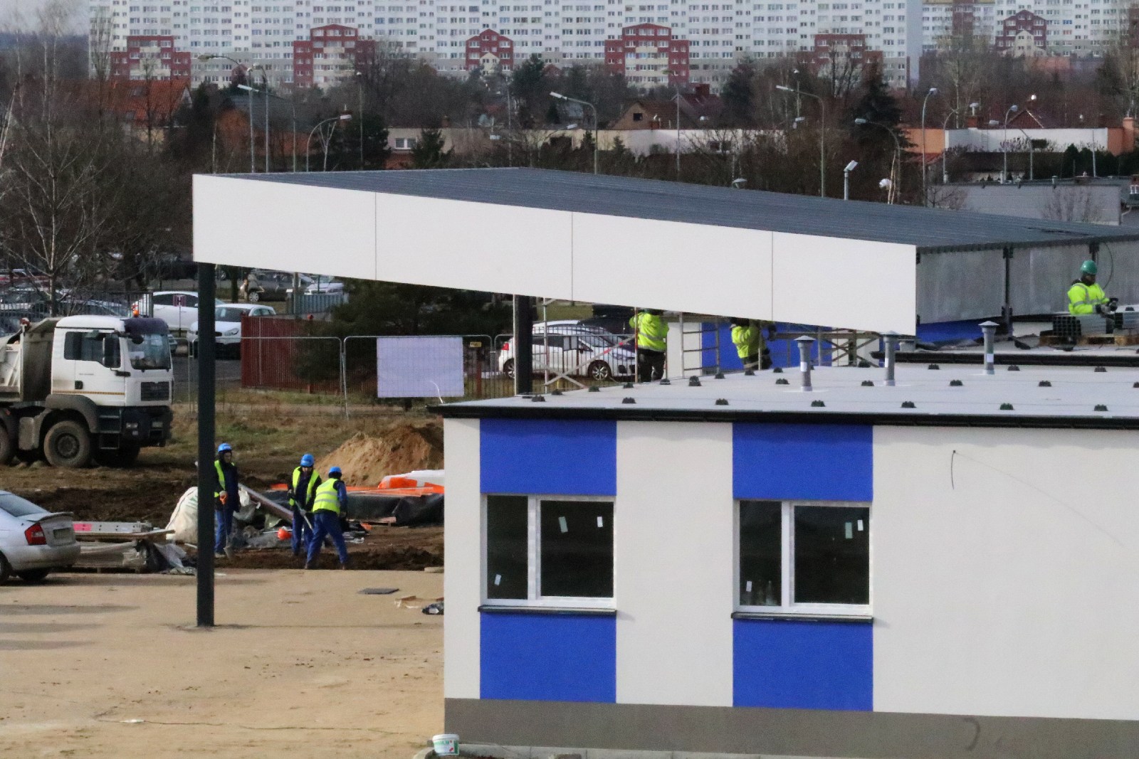 Covidowy szpital modułowy powstaje w Legnicy