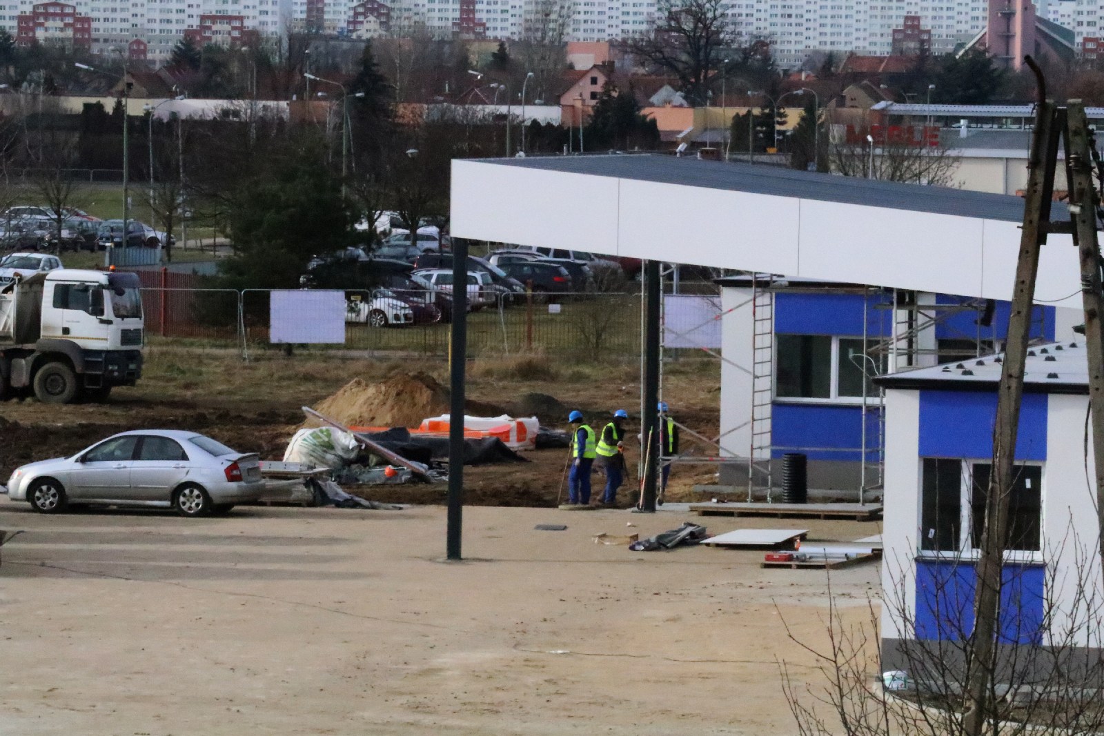 Covidowy szpital modułowy powstaje w Legnicy