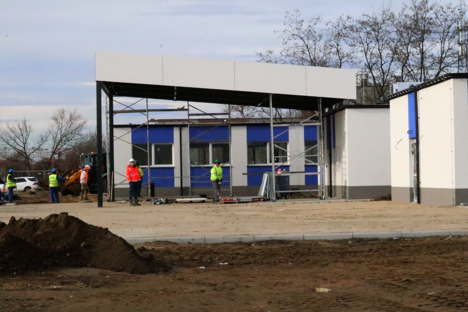 Covidowy szpital modułowy powstaje w Legnicy