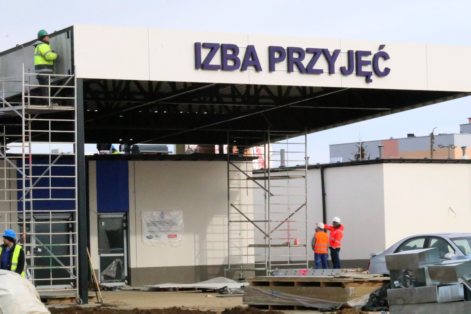 Covidowy szpital modułowy powstaje w Legnicy