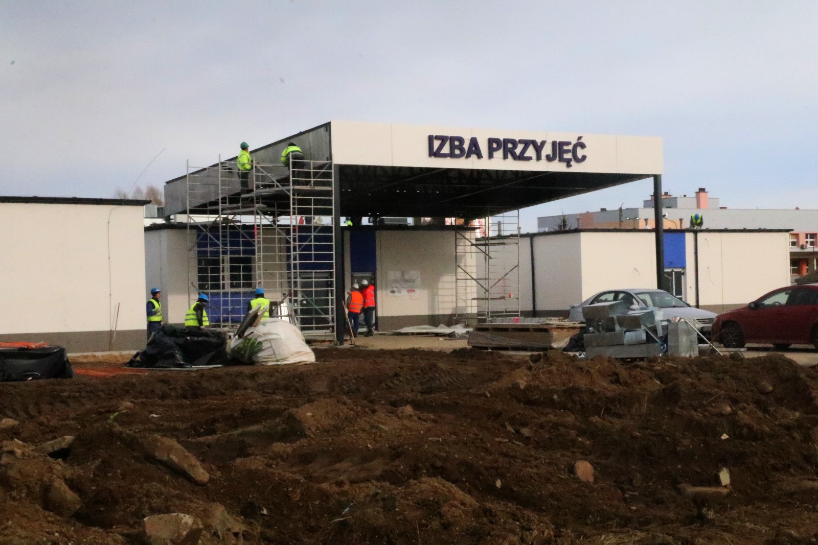 Covidowy szpital modułowy powstaje w Legnicy