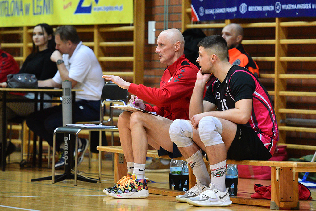 Ikar Legnica pokonuje Chełmiec Wałbrzych 3:0