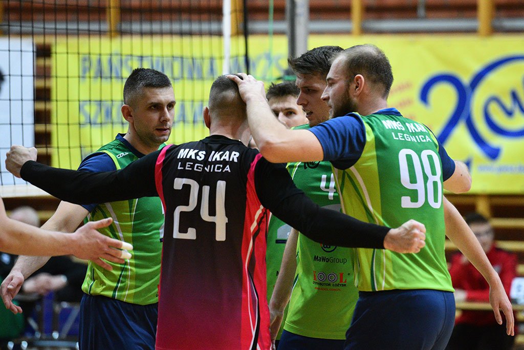 Ikar Legnica pokonuje Chełmiec Wałbrzych 3:0