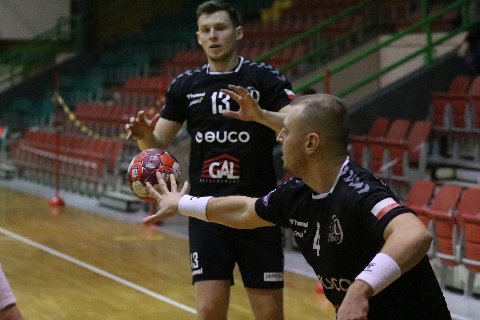 W Legnicy bez sensacji. Zagłebie wygrywa z Dziewiątką Legnica