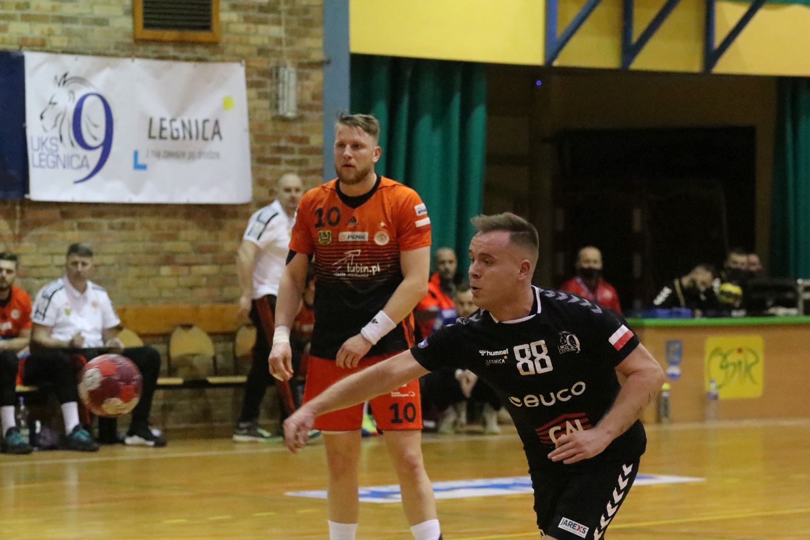 W Legnicy bez sensacji. Zagłebie wygrywa z Dziewiątką Legnica