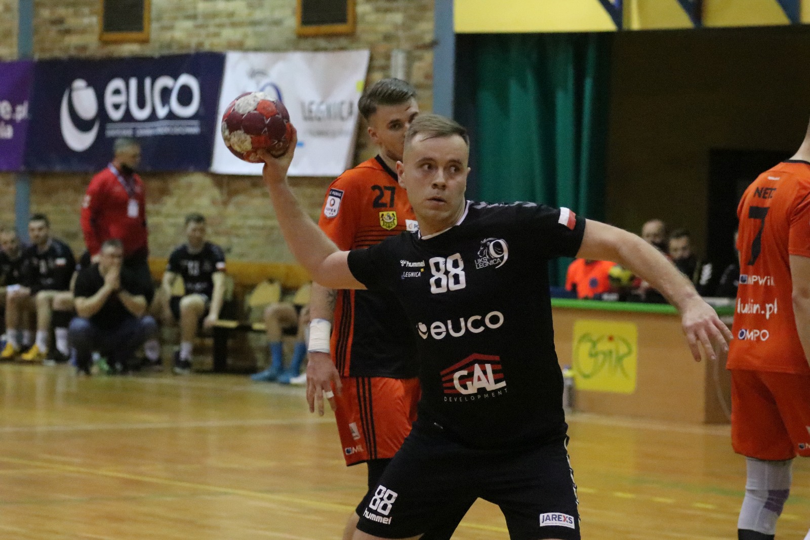 W Legnicy bez sensacji. Zagłebie wygrywa z Dziewiątką Legnica