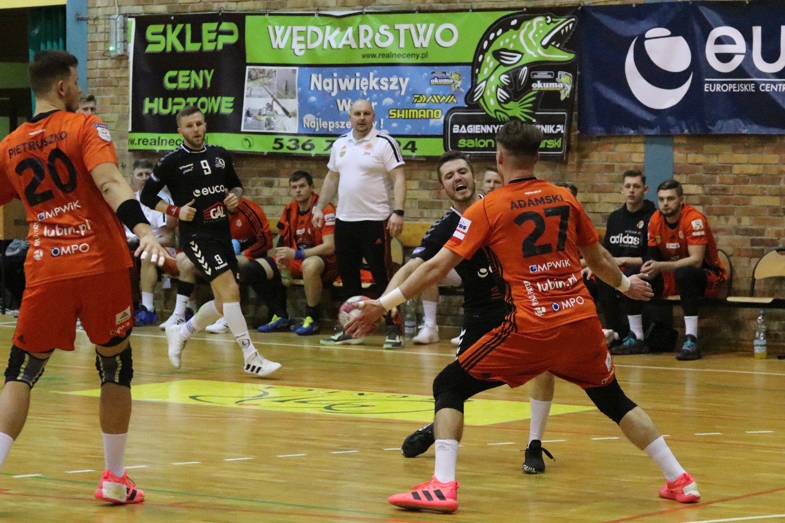 W Legnicy bez sensacji. Zagłebie wygrywa z Dziewiątką Legnica